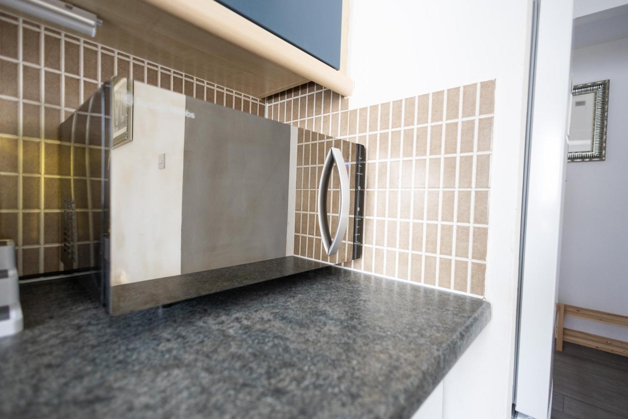 הוילה באנבורי Garden House Near Shops In Quiet Location מראה חיצוני תמונה