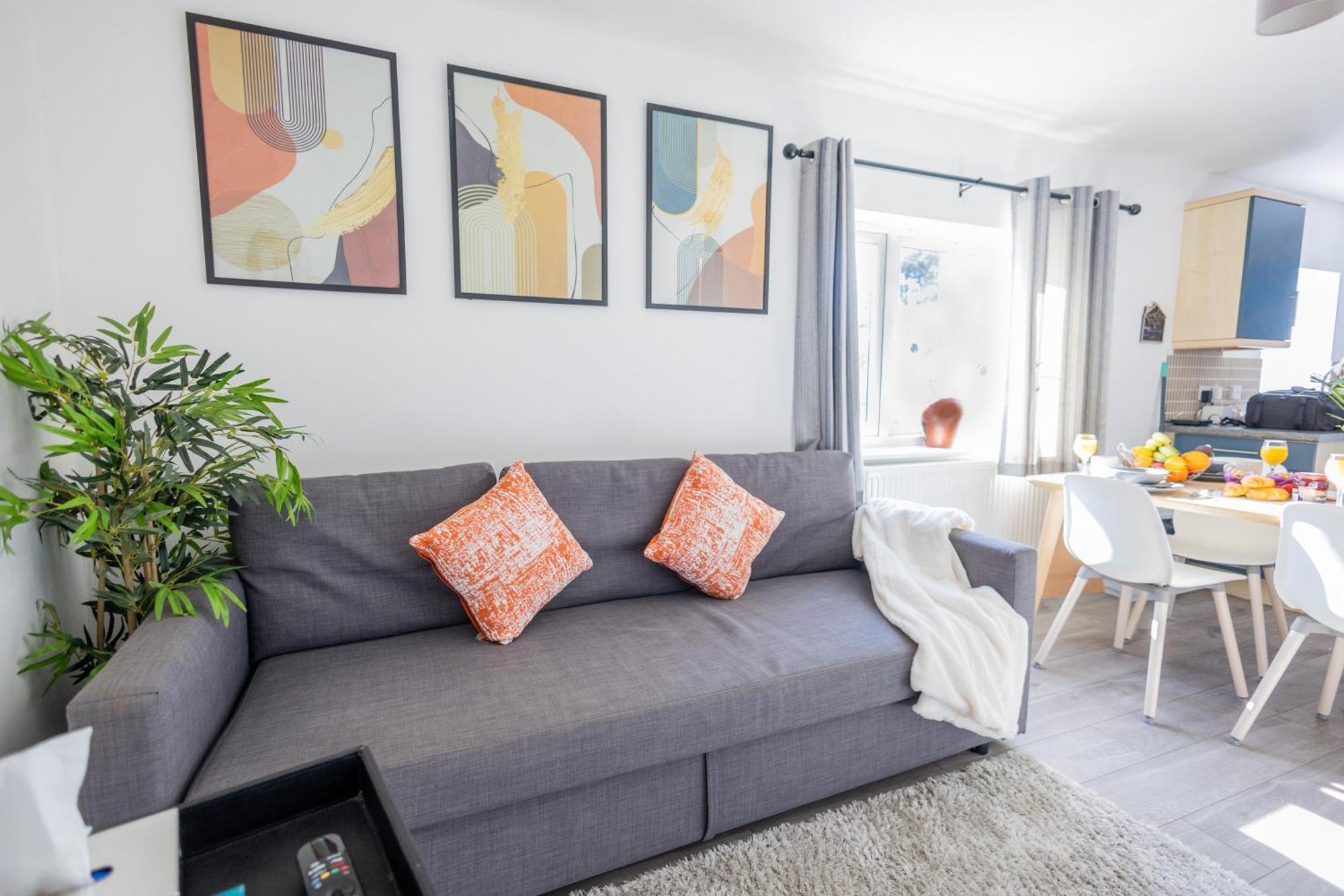 הוילה באנבורי Garden House Near Shops In Quiet Location מראה חיצוני תמונה