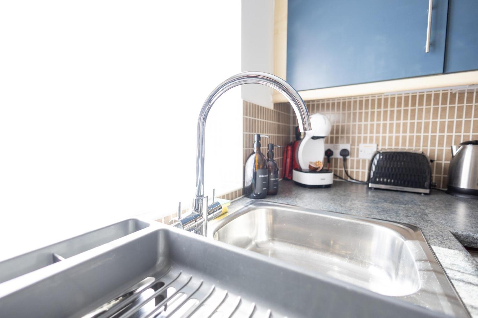 הוילה באנבורי Garden House Near Shops In Quiet Location מראה חיצוני תמונה